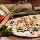 Flammenkuchen - Gem&uuml;se und K&auml;se