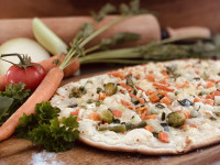 Flammenkuchen des Monats - Gem&uuml;se K&auml;se