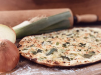 Flammenkuchen des Monats - Lauch-K&auml;se