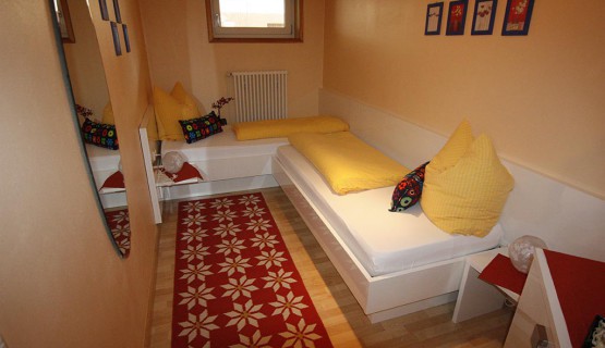 Schlafzimmer 2