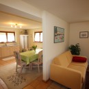 K&uuml;che mit Blick ins Wohnzimmer - Ferienwohnung Werner Kappel-Grafenhausen 