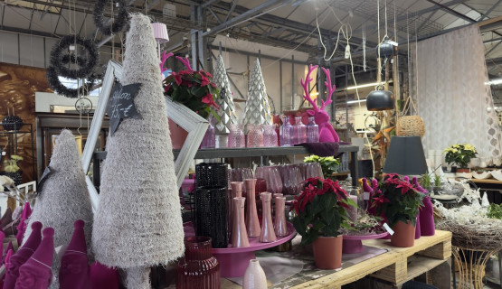 Weihnachtsdekoration und Gestecke