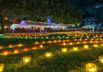Wenn der Kurgarten leuchtet - Dorfbrunnenfest in Ottenh&ouml;fen am 25. und 26. Juli