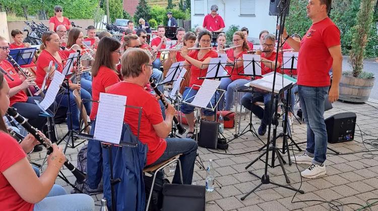 Drei Klangwelten, ein Weinberg &ndash; &bdquo;Musik und Wein&ldquo; im Familien-Weingut Renner in Fessenbach
