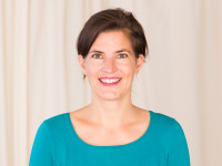 Karin Alge: Heilpraktikerin und Dozentin an der Heilpraktiker-Schule Dynamis in Offenburg