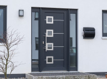 T&uuml;ren in Aluminium oder Kunststoff