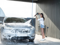 Gl&auml;nzend durch den Sommer: Ihr Auto-Wellness-Guide f&uuml;r hei&szlig;e Tage