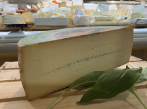 Wiesenzauber &ndash; Schweizer Schnittk&auml;se aus der K&auml;serei Neuwies