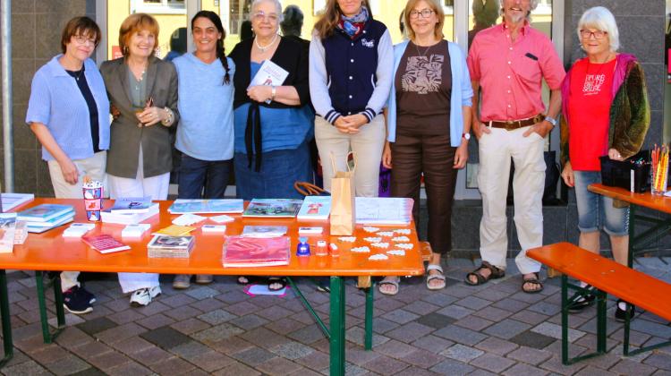 Volle Herzen, volle Stifte &ndash; das AutorenNetzwerk beim Kinder- und Familientag der Heimattage in Oberkirch